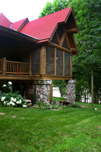 Grand Log Lodge