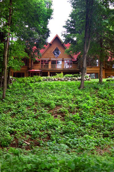 Grand Log Lodge
