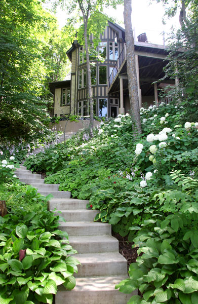 Arts & Crafts Lake Home