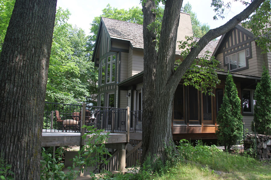 Arts & Crafts Lake Home