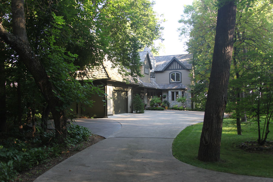 Arts & Crafts Lake Home